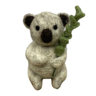 Handgemaakte wol vilt hanger Koala met Eucalyptus tak